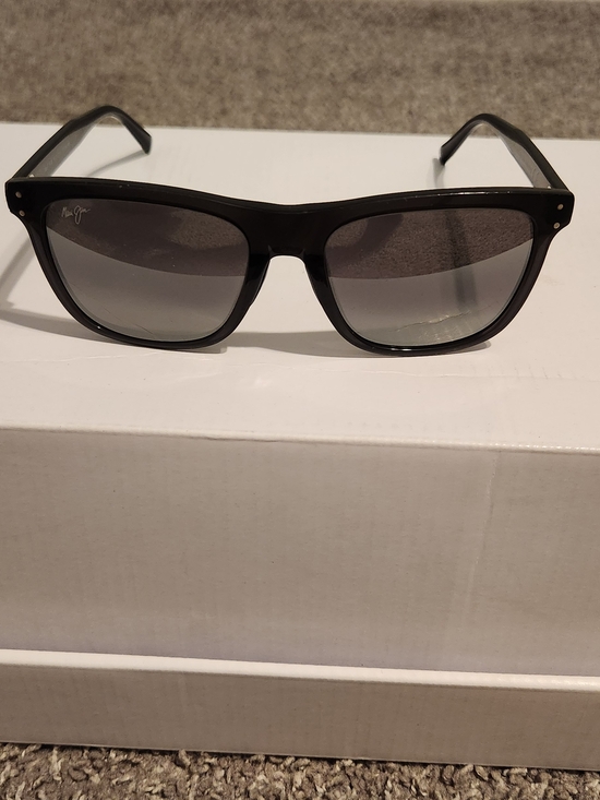 Maui Jim Accessories - Maui Jim Velzyland MJ 802-14G Black Square Sunglasses Gray Polarized Lens
